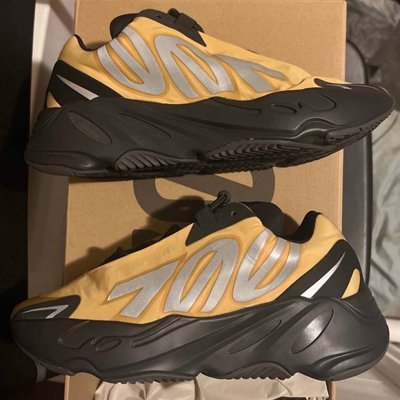 Yeezy Other - Yeezy 700